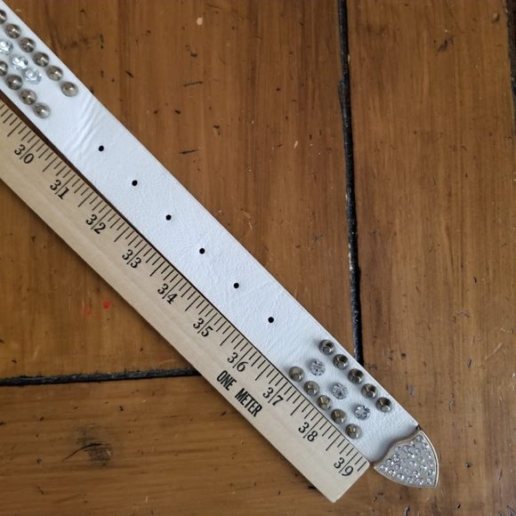 White Bling Gold Tone Studs Fluer De Lis Faux Leather Belt, Sz M / L Sparkle! - Picture 14 of 15